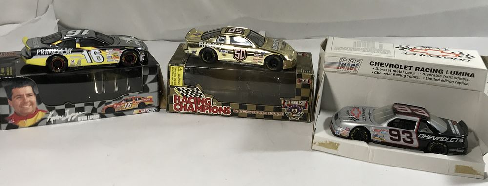 Lot 830: 3 Diecast Collectors Cars in Org Boxes