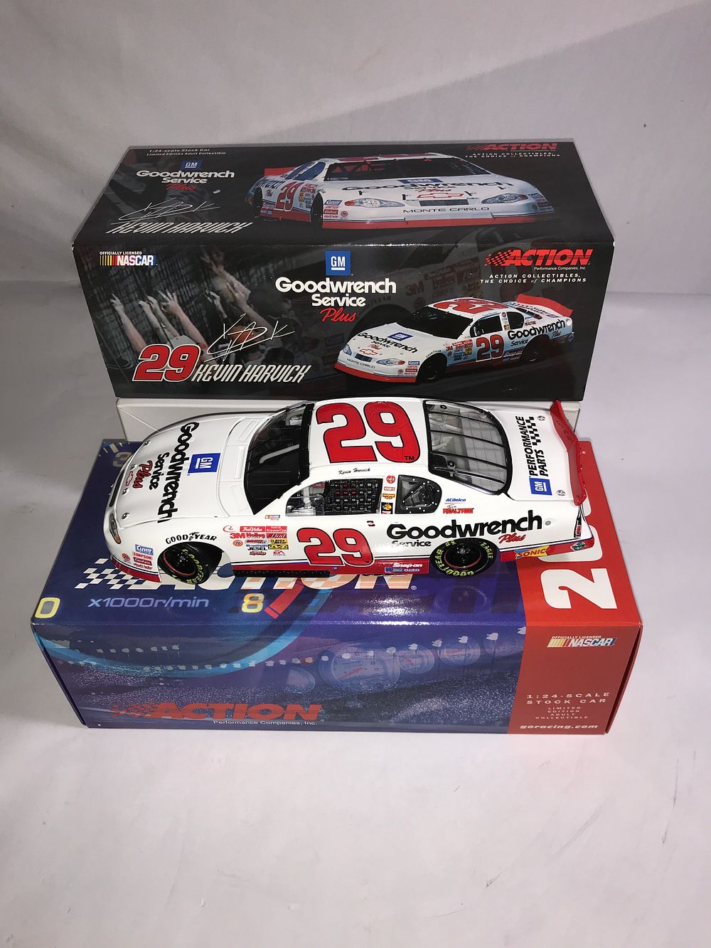 Lot 537: Kevin Harvick #29 GM Goodwrench 2001 Monte Carlo