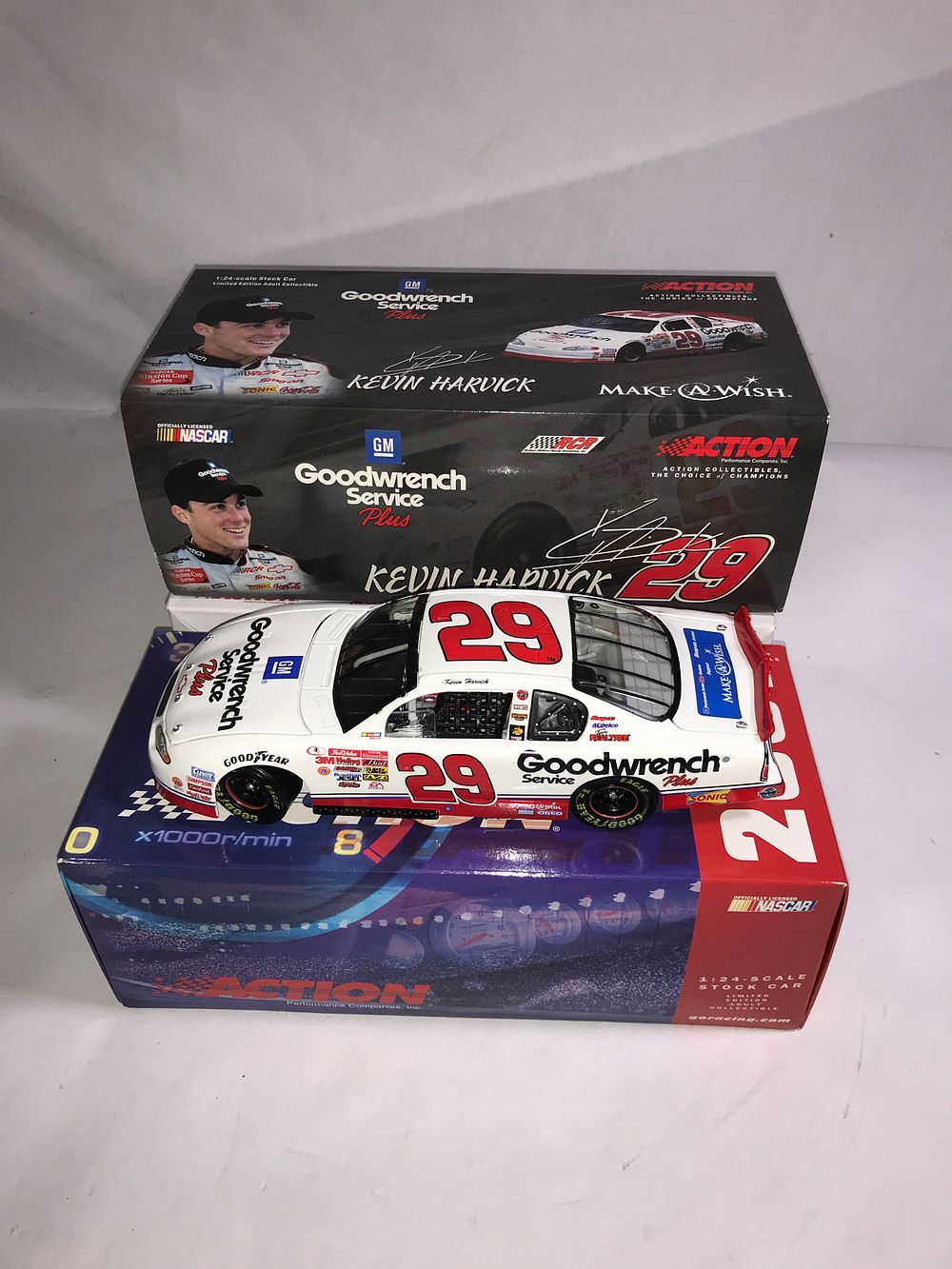 Lot 539: Kevin Harvick Action Collectibles 2001 Monte Carlo