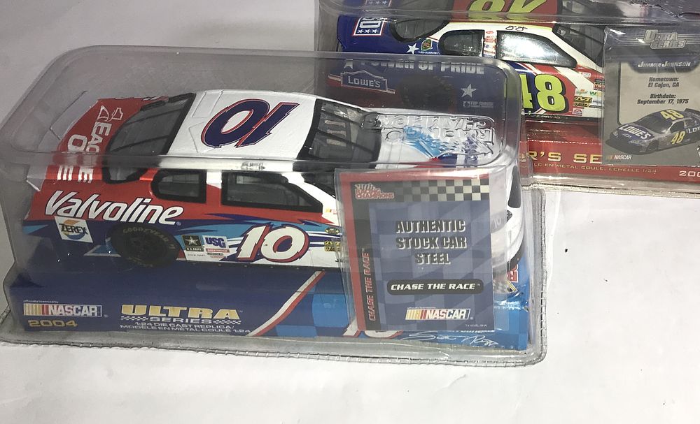 Lot 594: 2 Diecast replica 1:24 scale stock cars