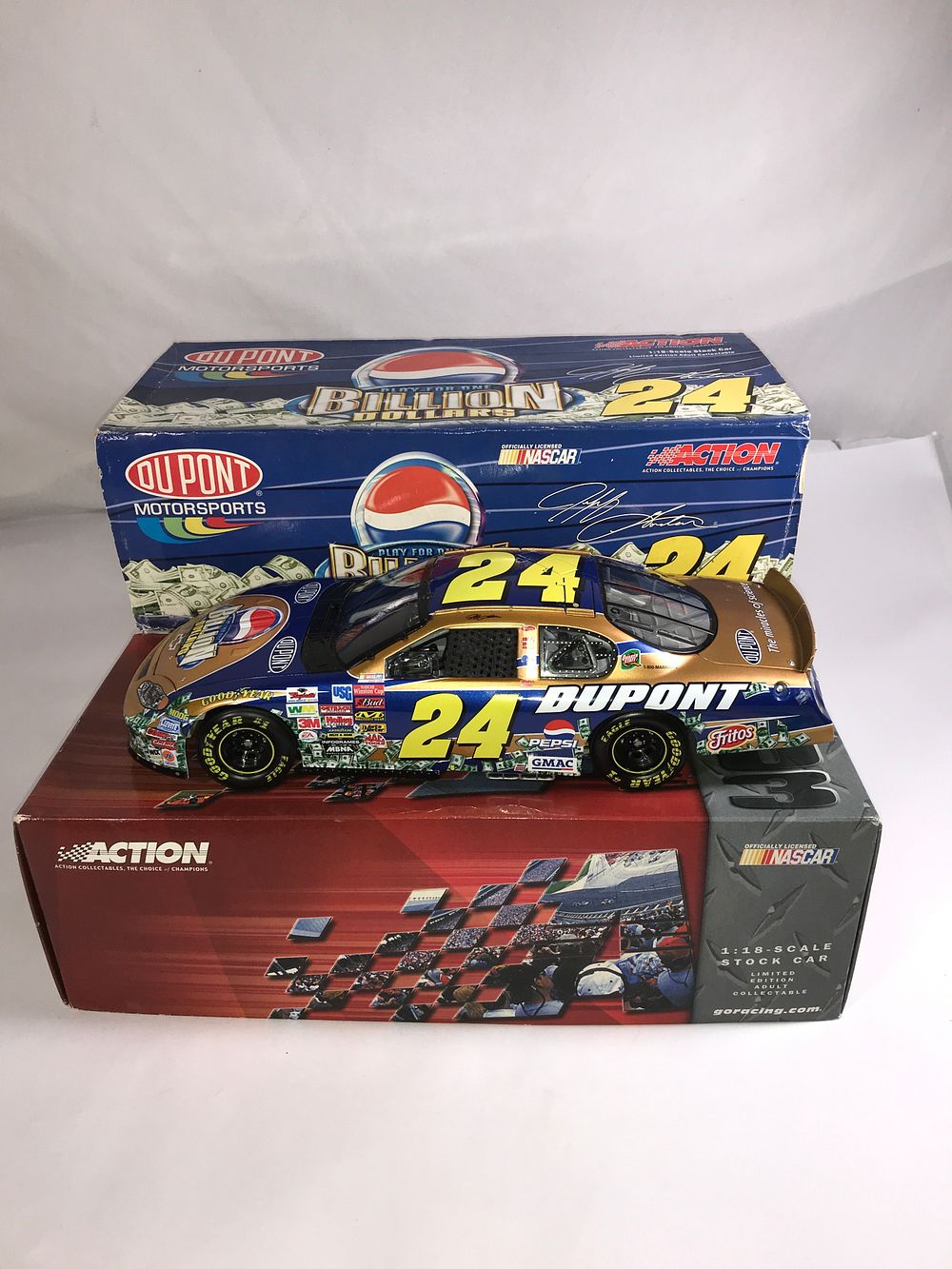 Lot 811: Jeff Gordon 1/18 Scale 2003 Monte Carlo Pepsi
