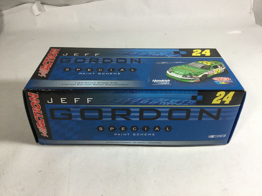 Lot 1126: Jeff Gordon 2006 Monte Carlo 1:24 Scale Diecast