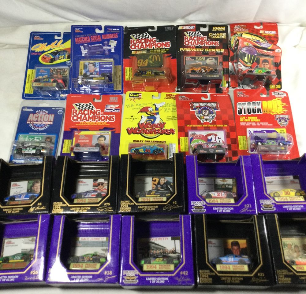Lot 1372: 1:64 scale die cast car Collection