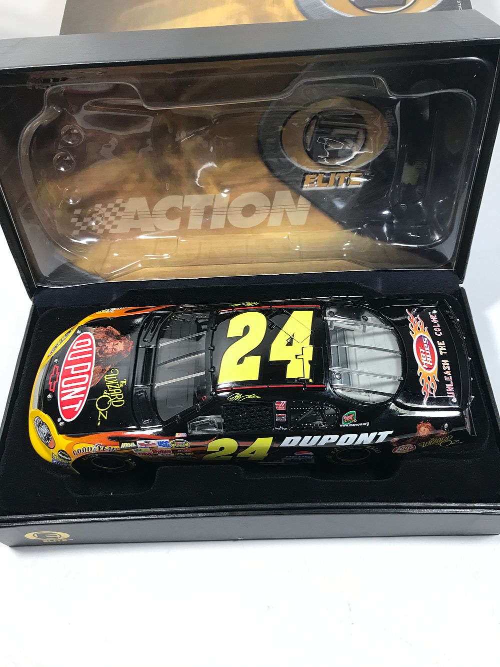 Lot 1408: Jeff Gordon 2004 Wizard of Oz #24 DuPont LE