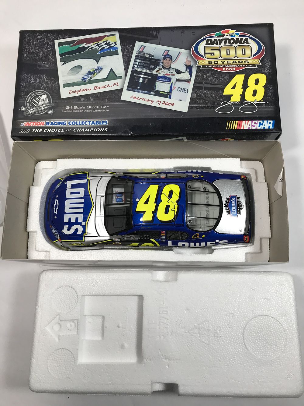 Lot 1514: Jimmie Johnson 2006 Daytona 500 Winner LE