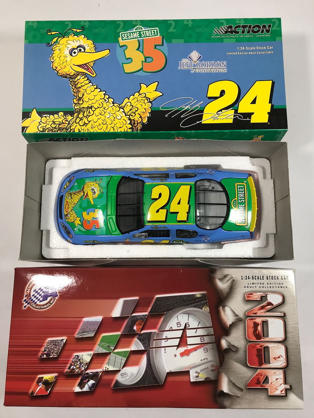 Lot 1424: Jeff Gordon #24 Sesame Street 2004 Monte Carlo