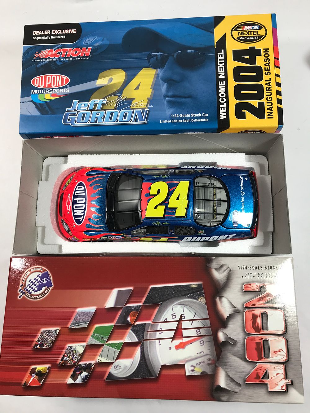 Lot 1425: Jeff Gordon #24 DuPont NEXTEL Cup Inaugural Season