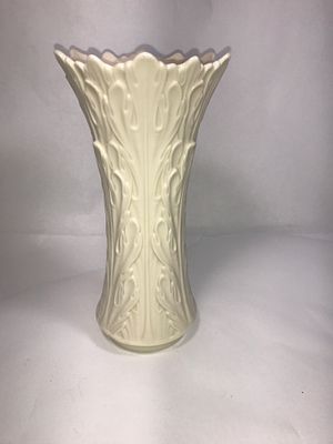 Lenox Woodland Ivory Porcelain Tall Vase. Vase features a sculptural acanthus leaf design 