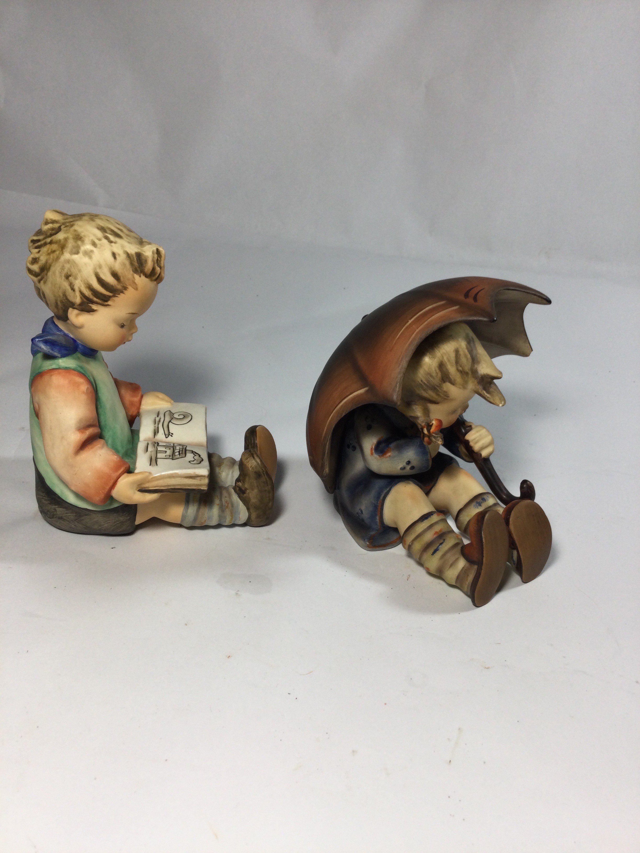 2 Collectible Hummel figurines