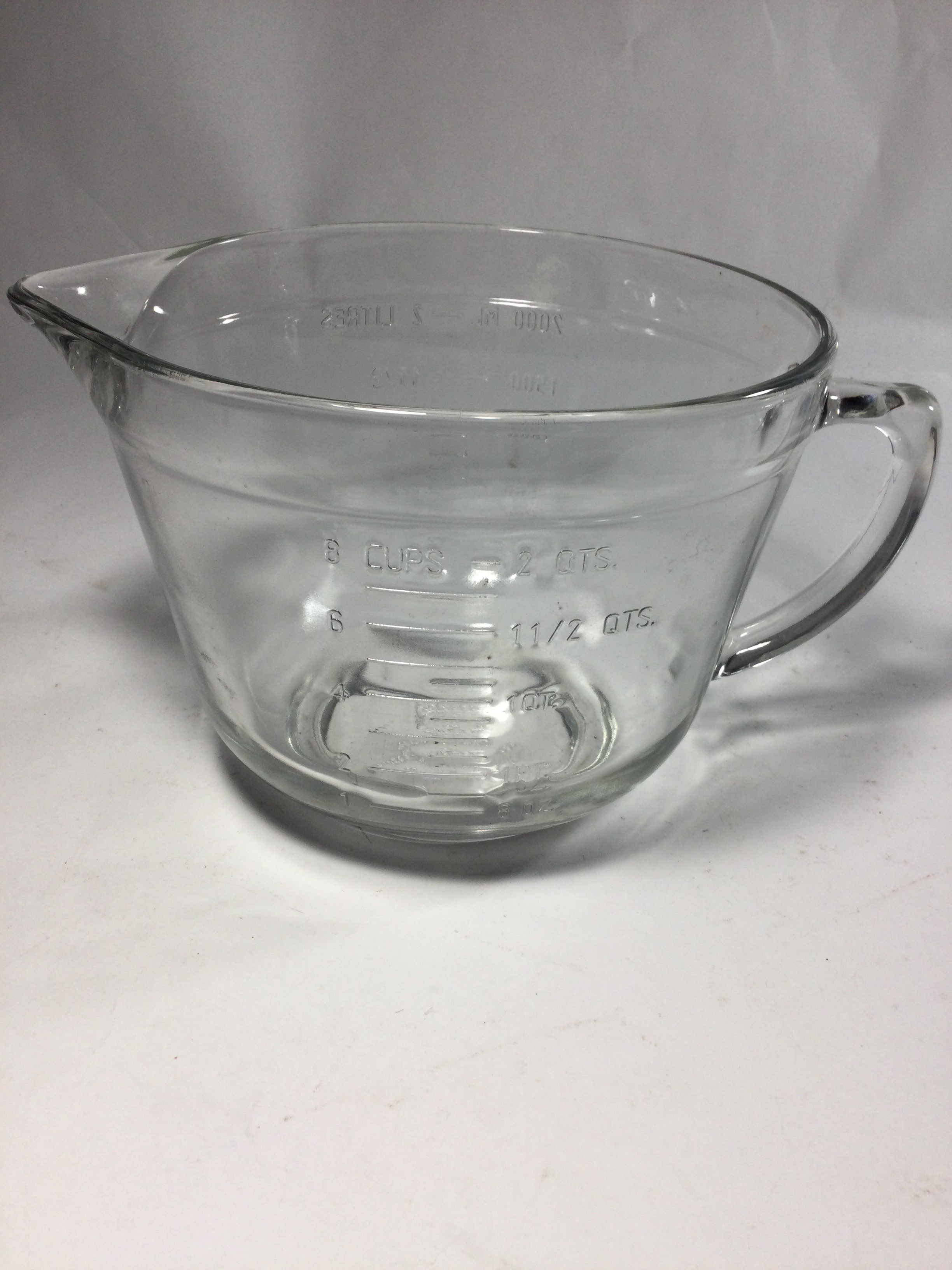 Anchor hocking batter bowl holds up to 8 cups