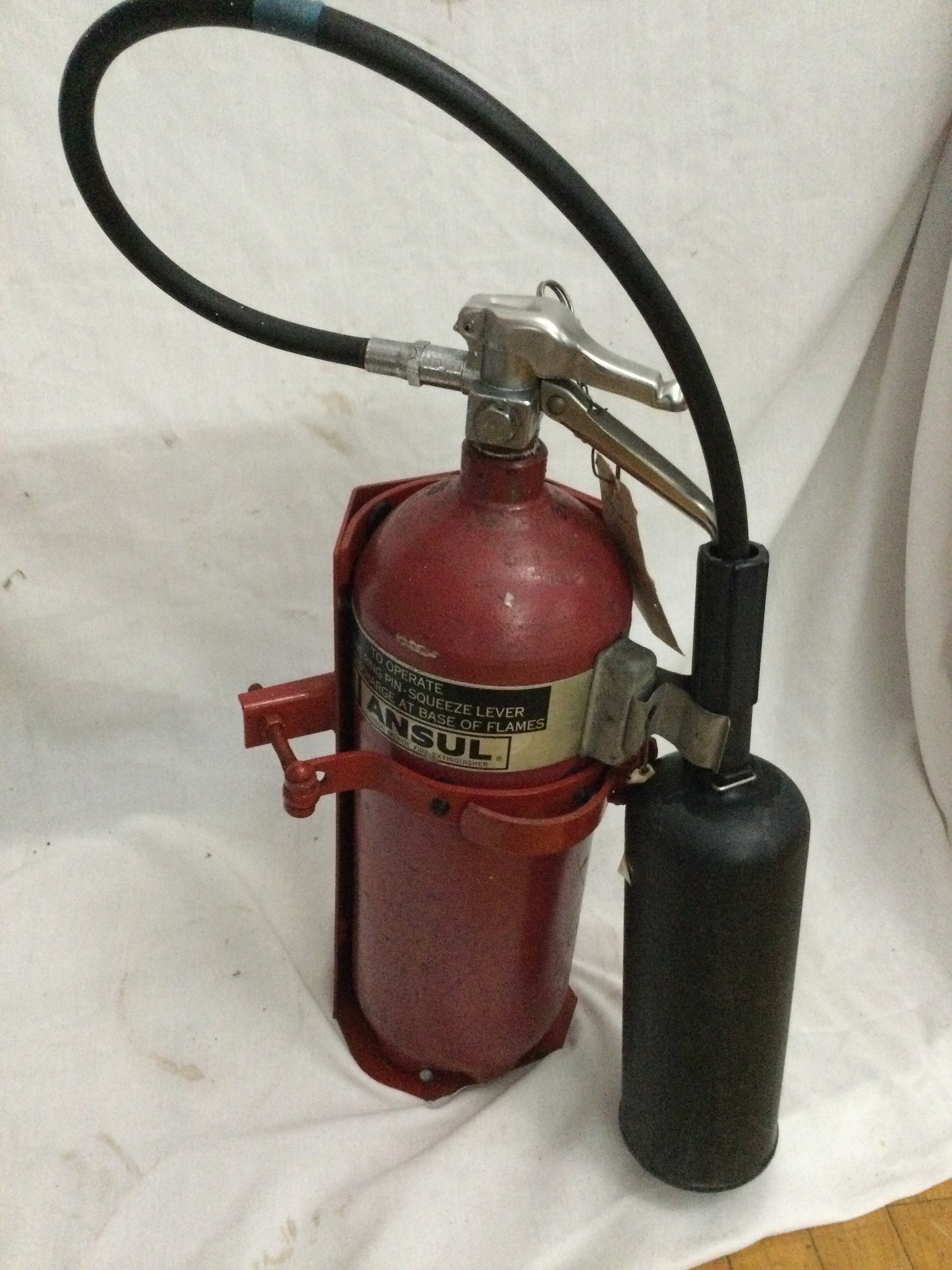 ANSUL red line dry chemical fire extinguisher