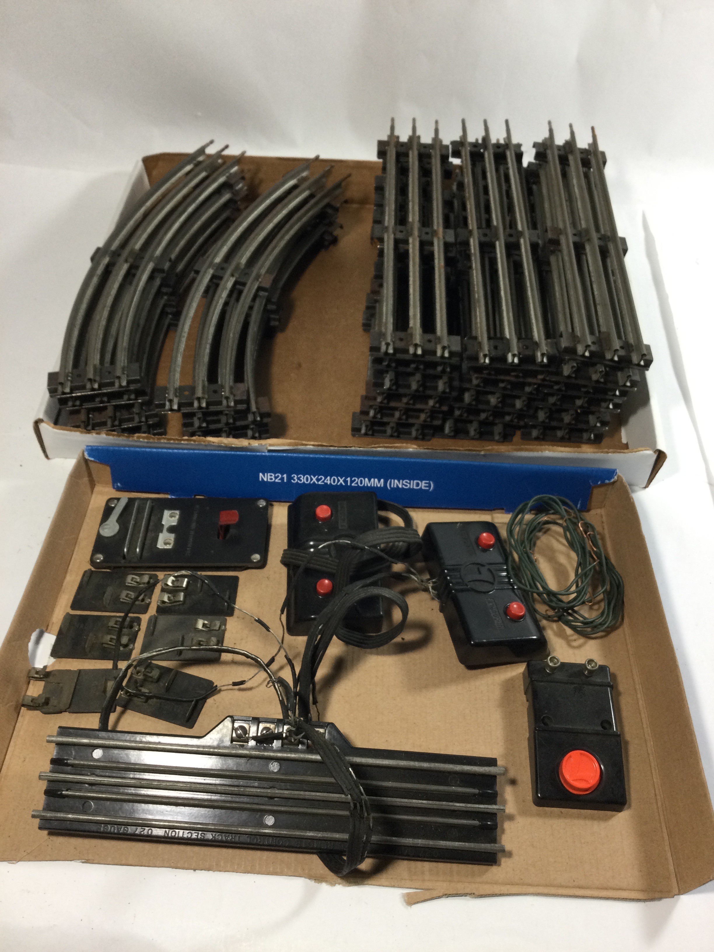 Assortment Lionel O Gauge tubular model train
