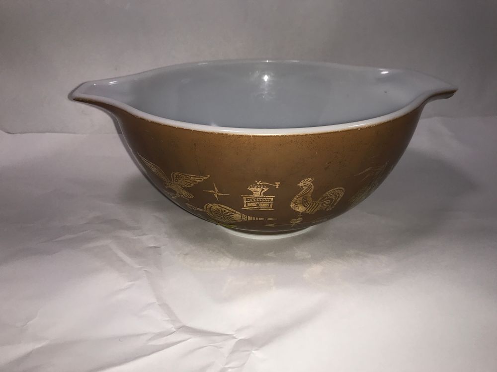 Lot 276: PYREX Early American Pattern Mixing Bowl