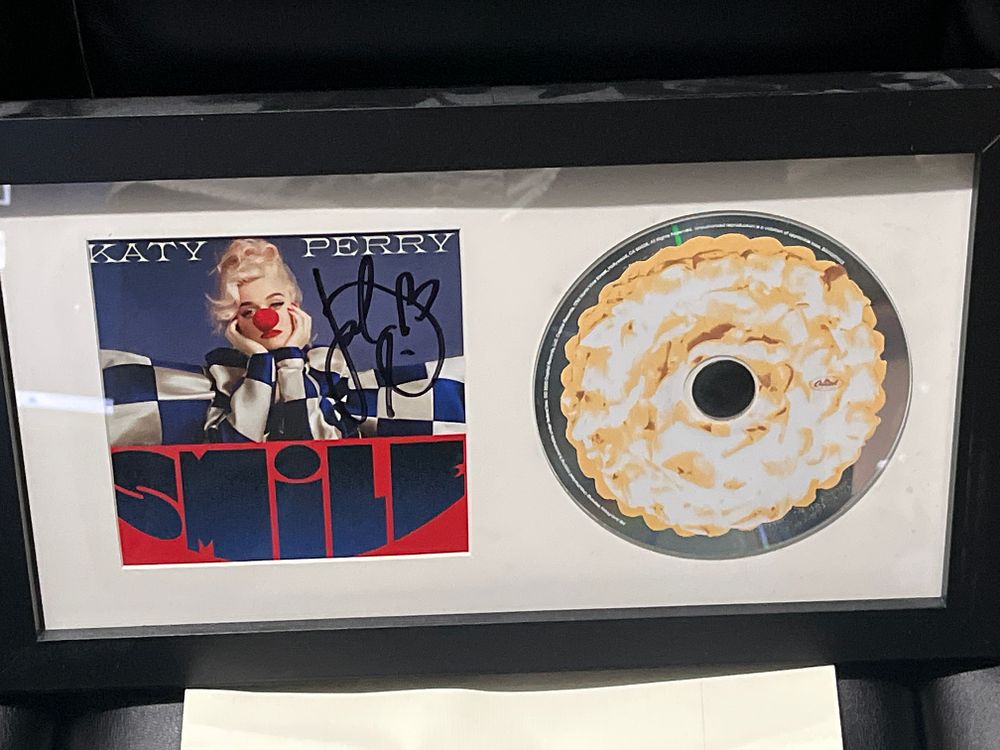 Lot 522: Katy Perry Signed Smile CD Album Framed Display wi