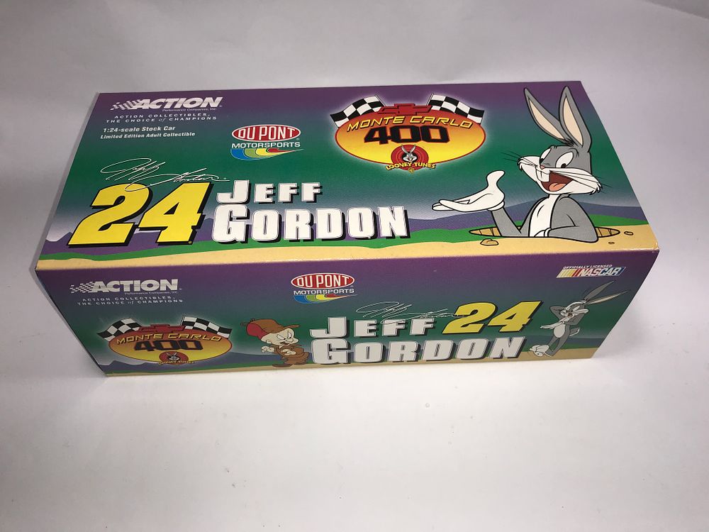 Lot 1015: Jeff Gordon #24 DuPont Looney Tunes 2001