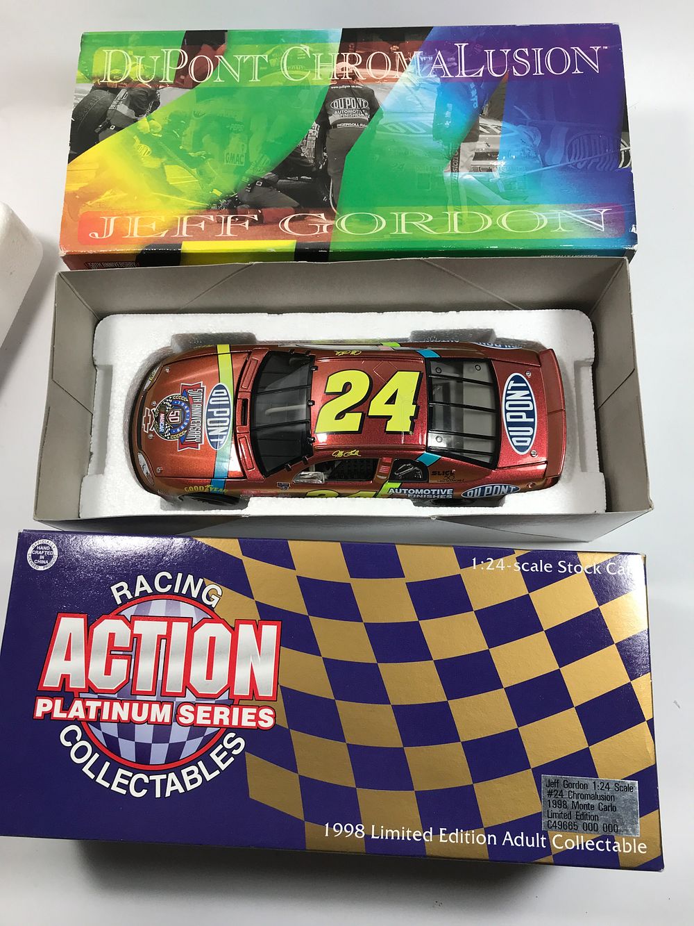 Lot 1034: Jeff Gordon #24 DuPont Chromalusion Diecast