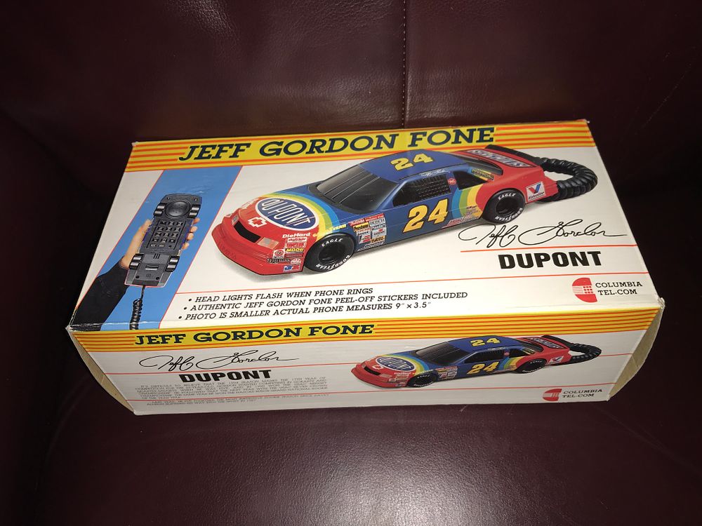 Lot 1037: Jeff Gordon Fone #24 DuPont New in Box