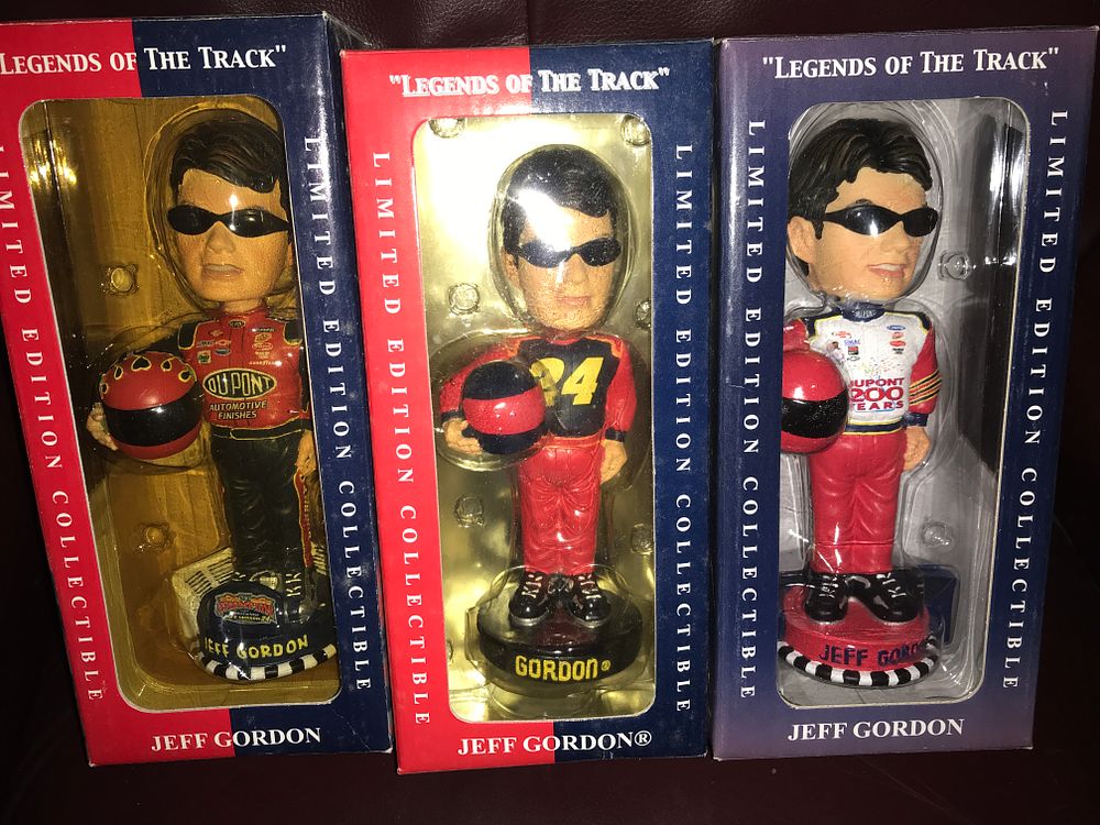 Lot 1039: Jeff Gordon Limited Edition Bobbleheads (3)
