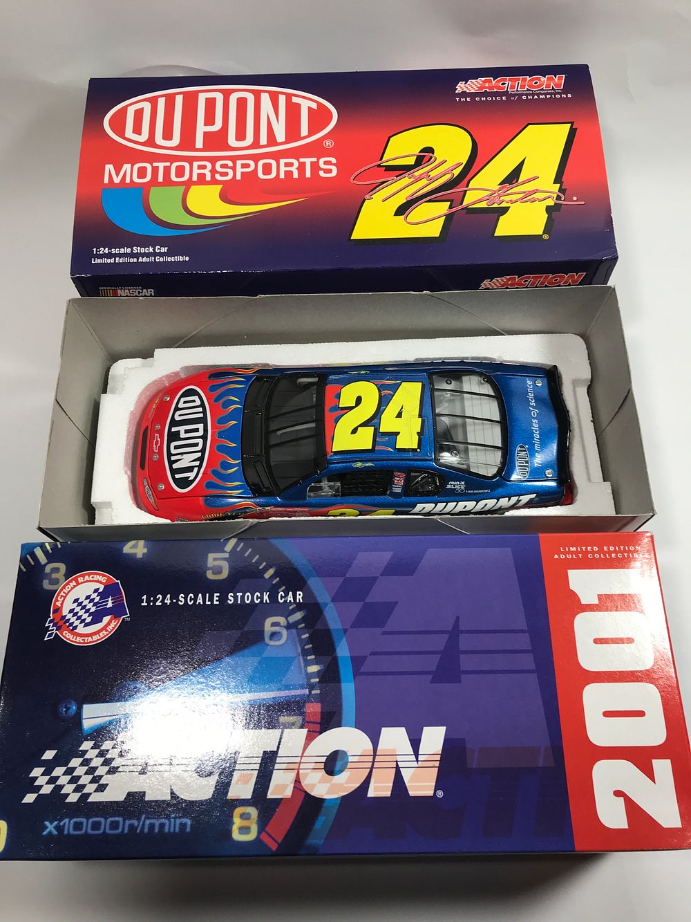 Lot 1055: Jeff Gordon #24 DuPont 2001 Monte Carlo