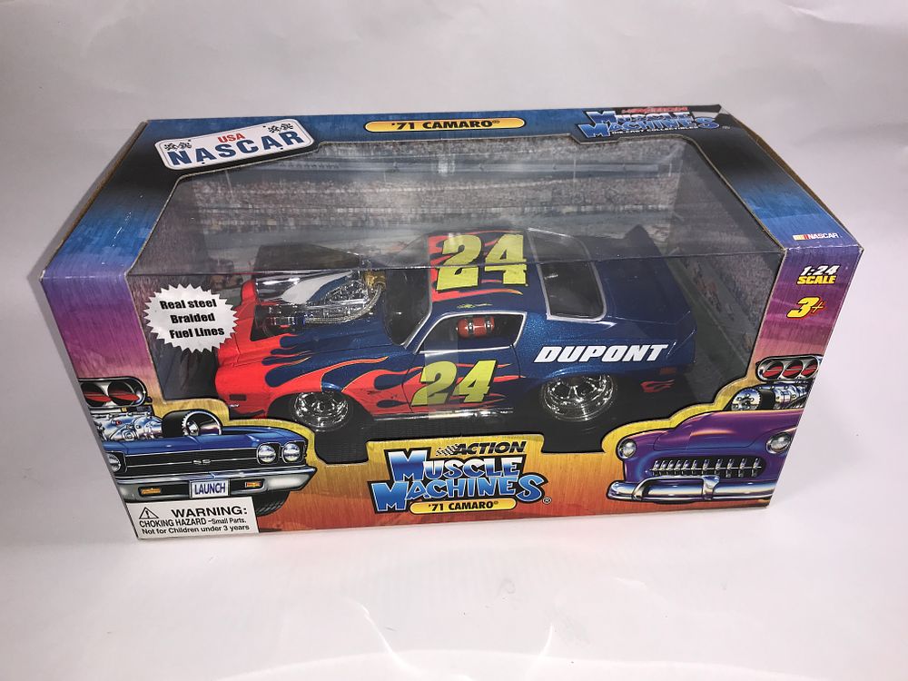 Lot 1065: Jeff Gordon Action Muscle Machines 71 Camaro