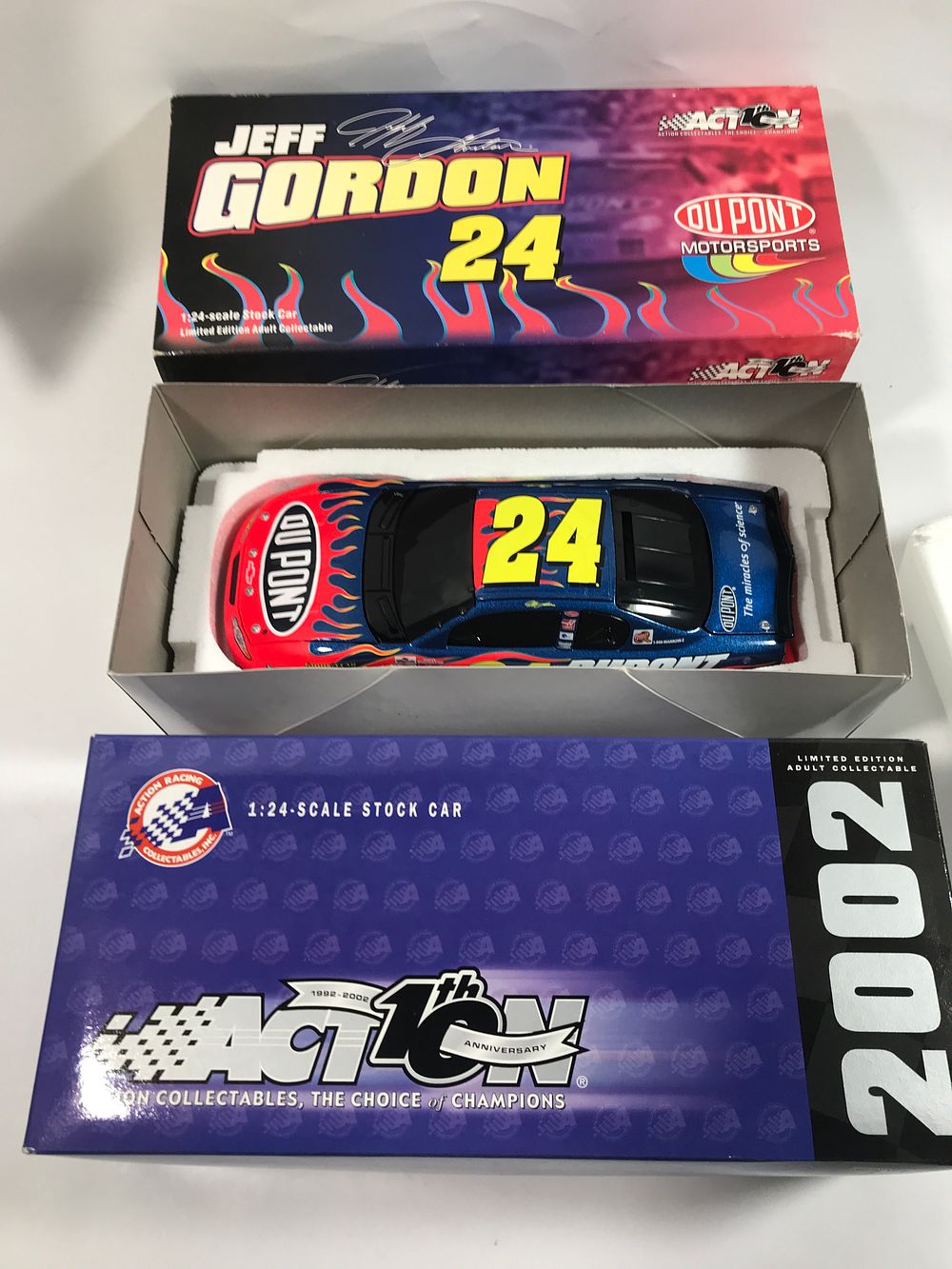 Lot 1071: Jeff Gordon #24 DuPont 2002 Monte Carlo LE