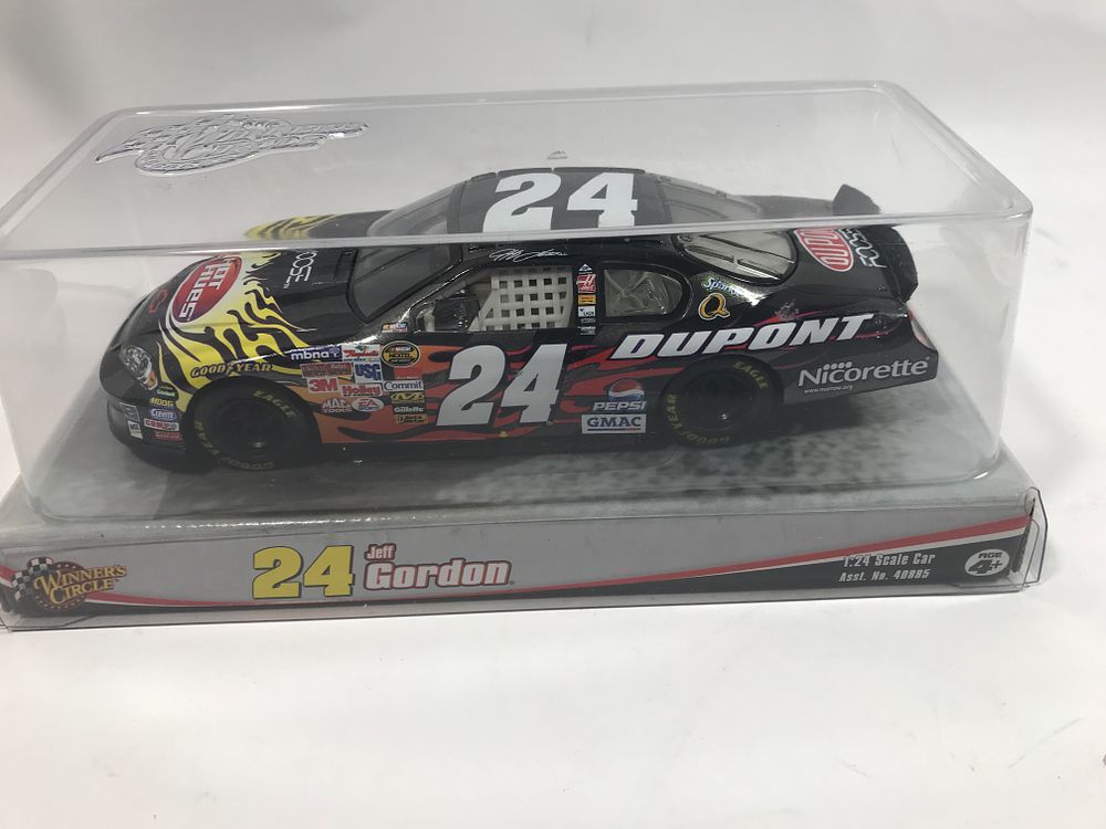 Lot 1081: Jeff Gordon #24 Hot Hues Chip Foose Diecast