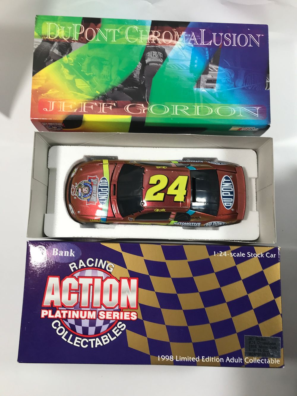 Lot 1095: Jeff Gordon 1998 Chromalusion #24 DuPont LE