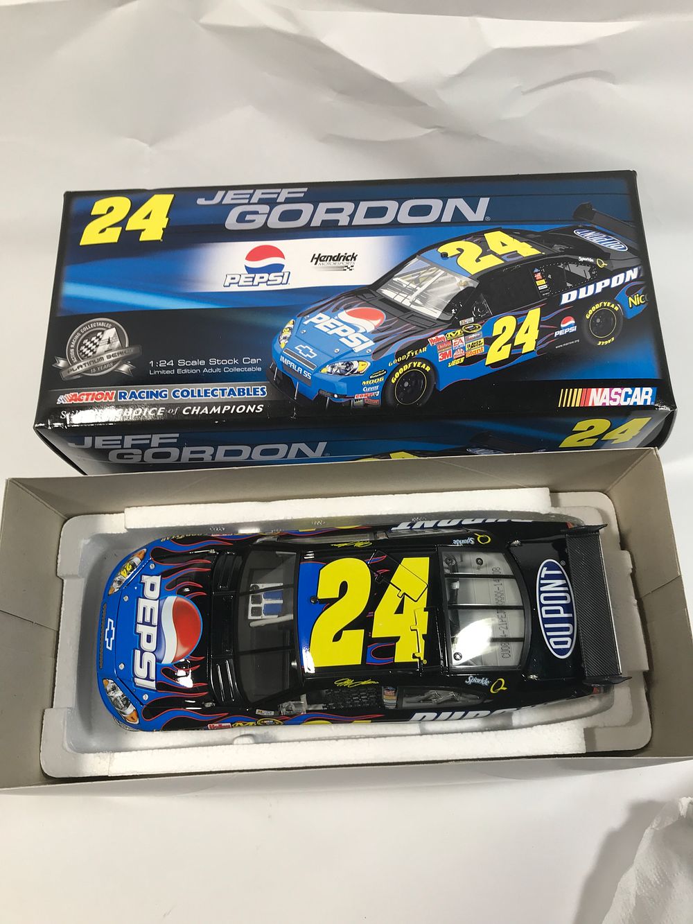Lot 1102: Jeff Gordon 2008 Pepsi #24 Limited Edition