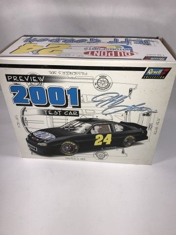 Lot 1146: Jeff Gordon 2001 Preview Test Car in original box