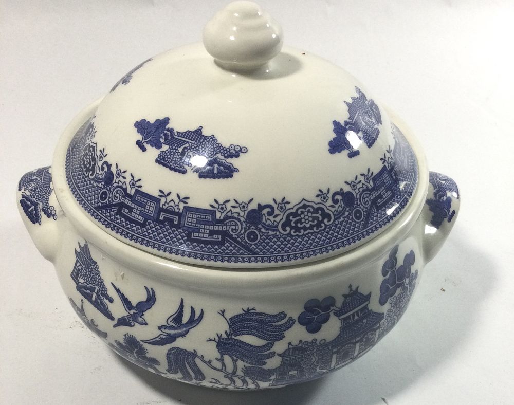 Lot 46: Vintage Churchill Willow Blue Covered Veggie Bowl