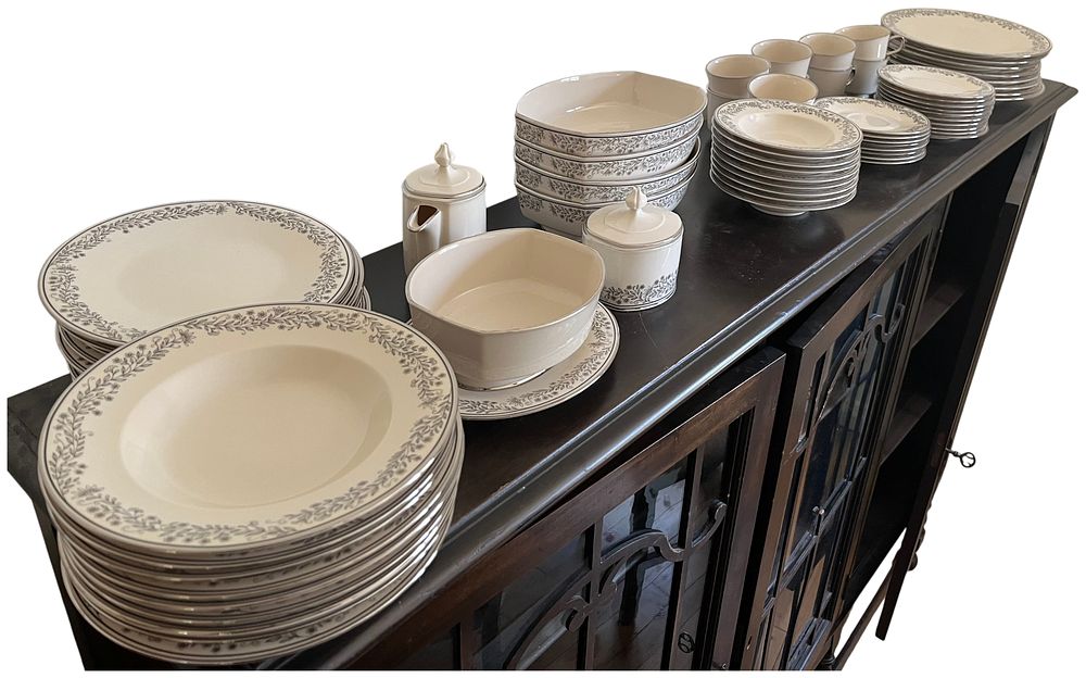 Lot 77: Franciscan Masterpiece China Dinner Service Set