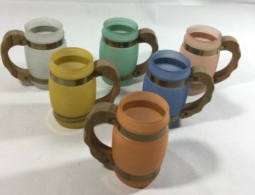 Lot 96: Siesta Ware Pastel Frosted Glass Barrel Mugs