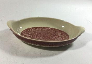 Lot 102: Longaberger 13-inch Oval Baking Dish