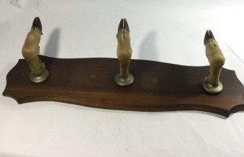 Lot 105: Vintage Deer Hoof Wall Mount Coat & Hat Rack
