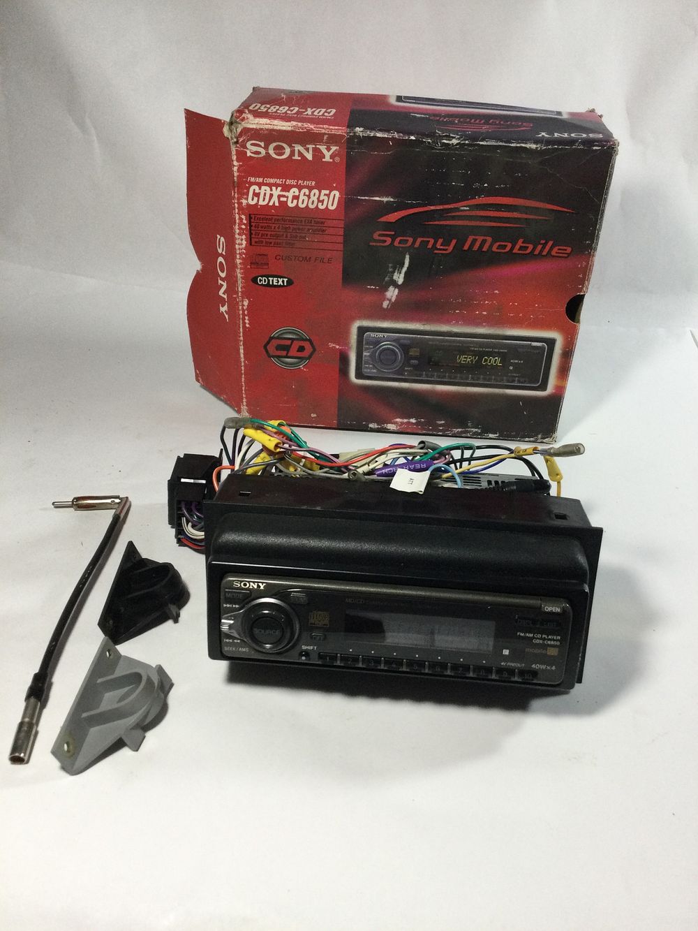 Lot 215: Sony AM/FM compact disc player in box