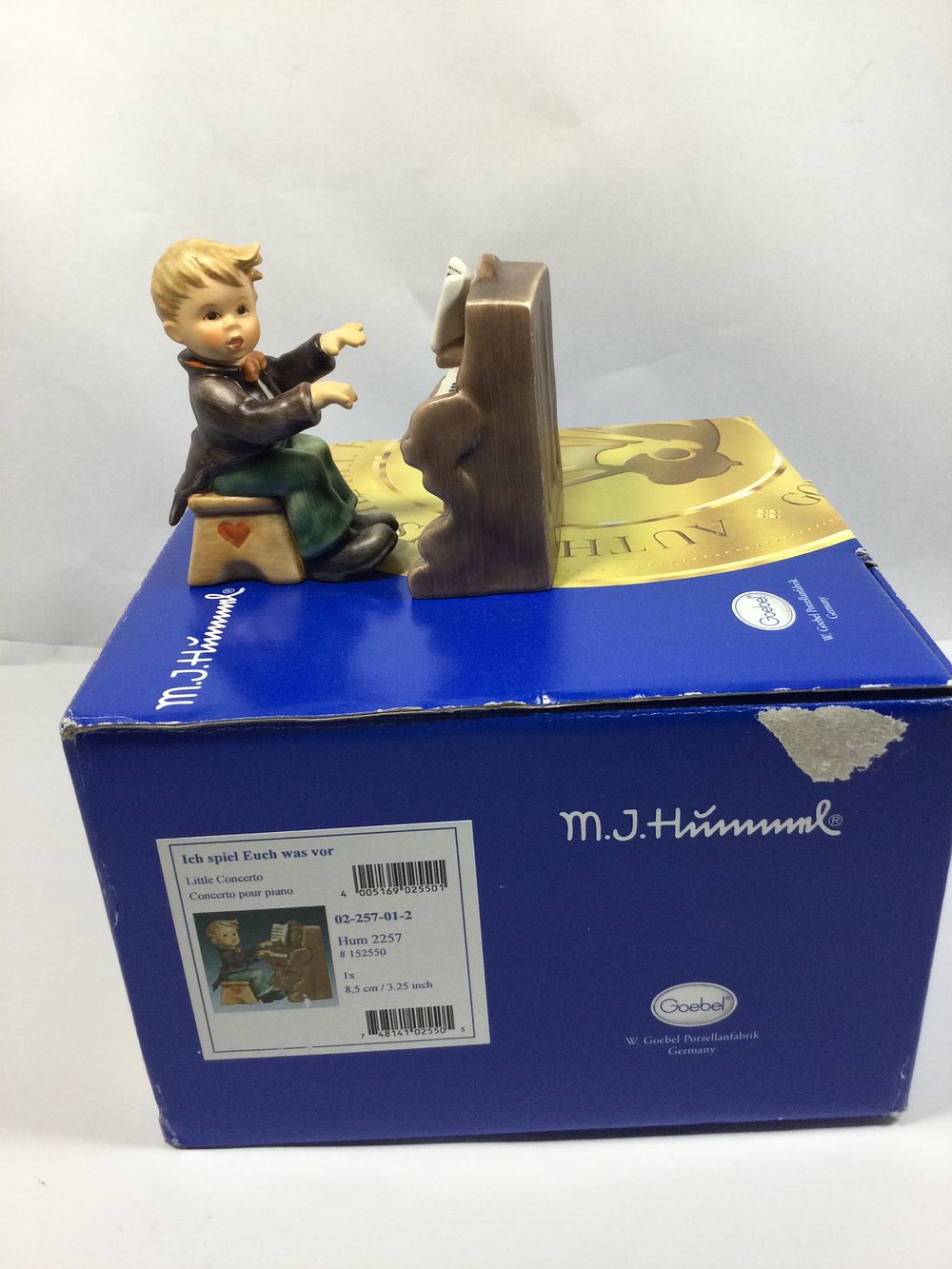 Lot 412: Hummel Little Concerto HUM2257 in original box
