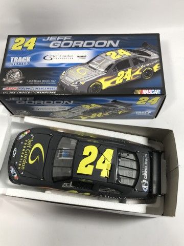 Lot 484: Jeff Gordon #24 JG Foundation 2008 Test Car