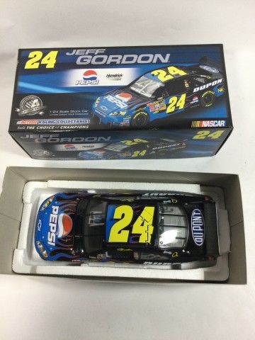Lot 492: Jeff Gordon #24 Pepsi DuPont Action Racing