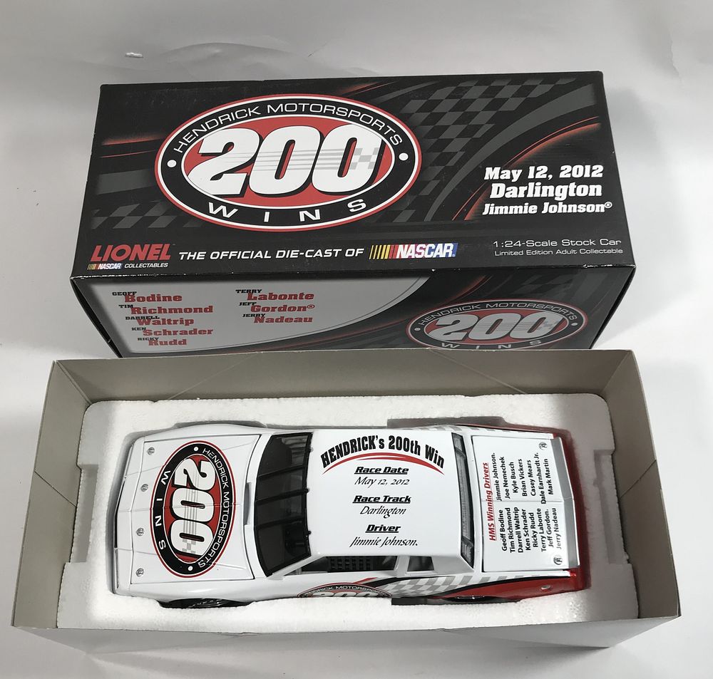 Lot 519: Lionel 2012 Hendrick Motorsports 200th Win LE
