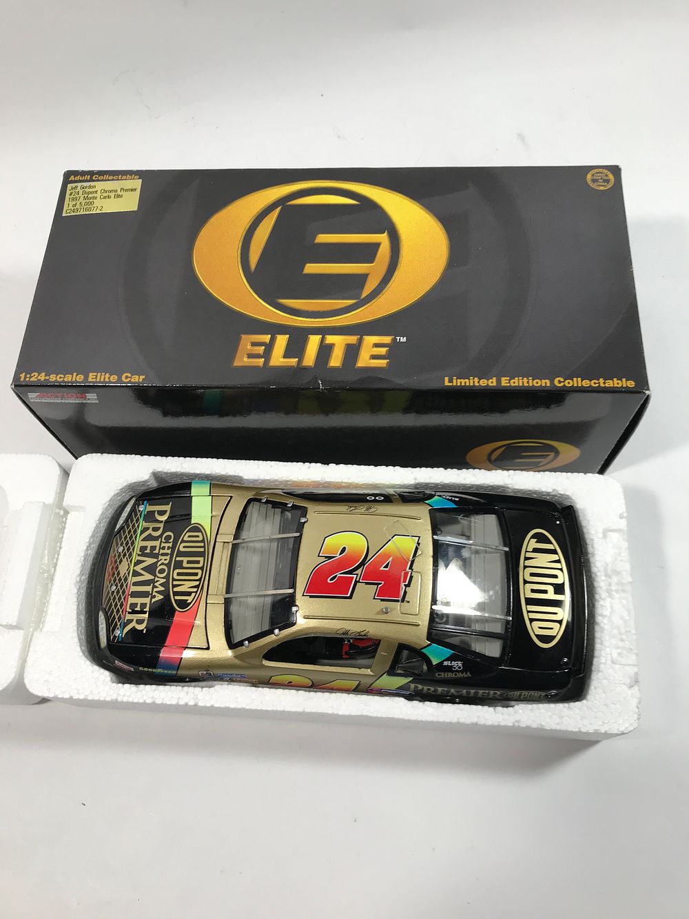 Lot 531: Jeff Gordon #24 DuPont Chrome Premier LE