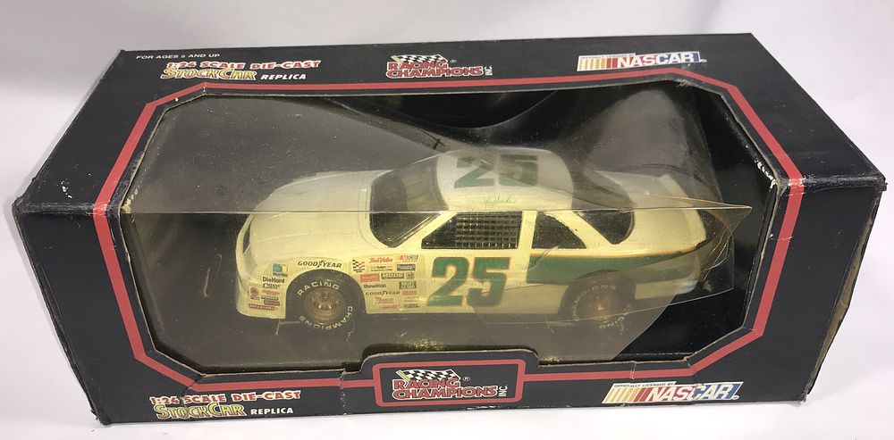 Lot 533: 1991 Ken Schrader #25 Racing Champions