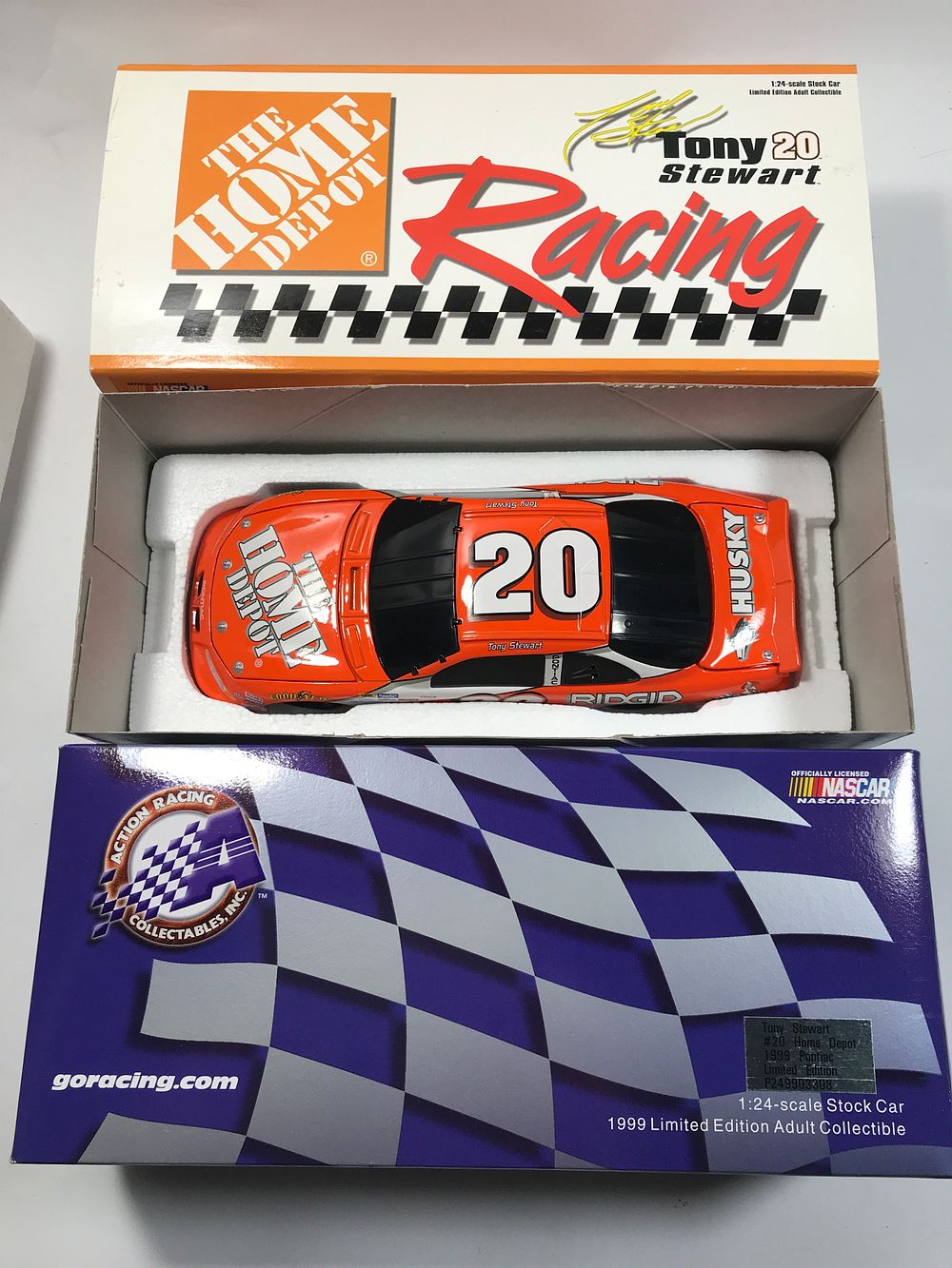 Lot 551: 1999 Tony Stewart #20 Home Depot Limited Edition