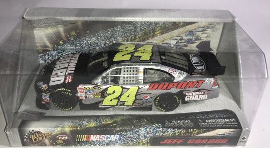 Lot 559: Jeff Gordon Winner's Circle #24 National Guard NIB