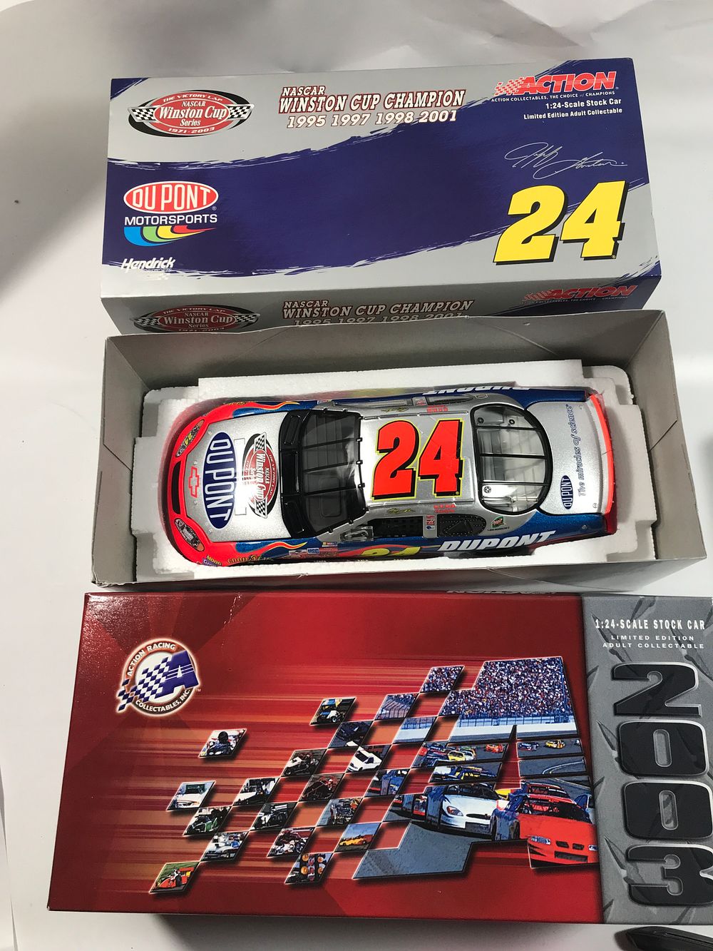 Lot 575: Jeff Gordon #24 DuPont The Victory Lap