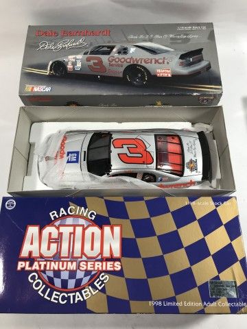 Lot 579: Dale Earnhardt #3 Goodwrench Silver Select LE