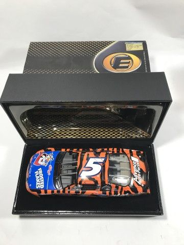 Lot 589: RCCA Elite Terry Labonte #5 Frosted Flakes