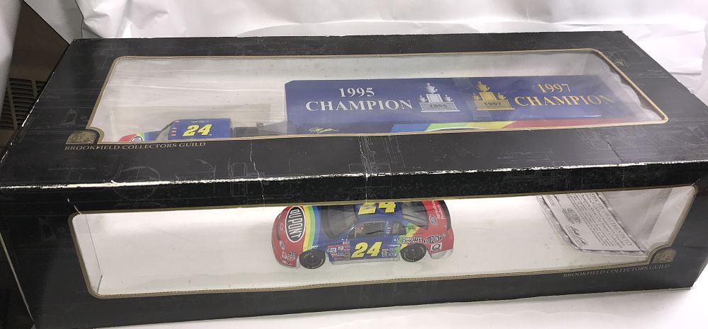 Lot 590: Brookfield Jeff Gordon 1995 & 1997 Champion