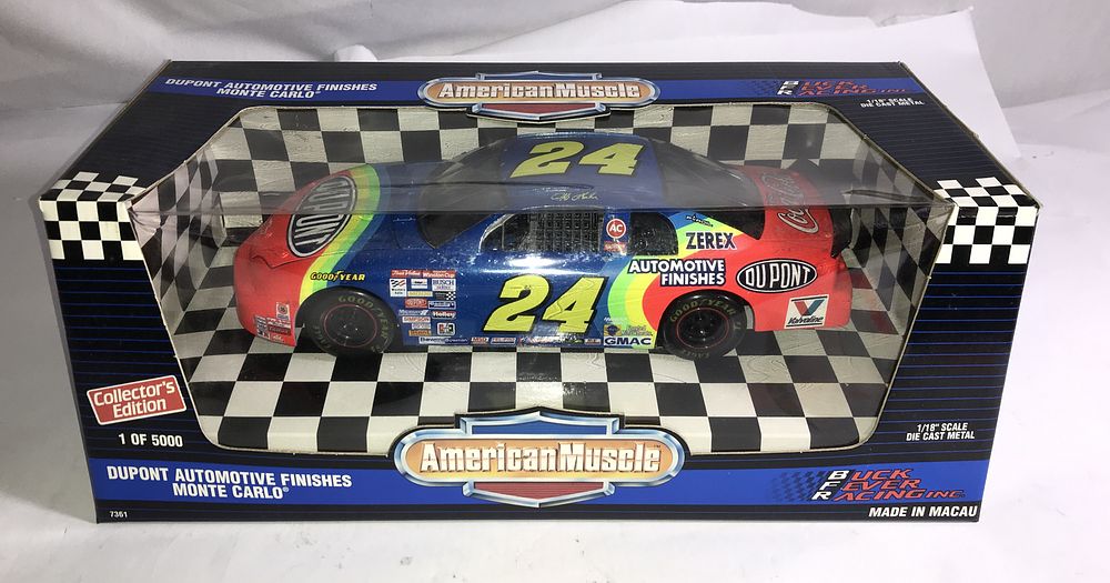 Lot 600: Jeff Gordon #24 1:18 scale die cast car