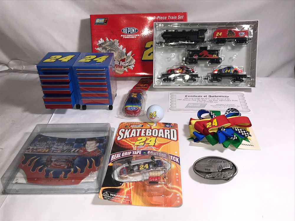 Lot 622: Jeff Gordon Fan Collection - Everything Pictured!