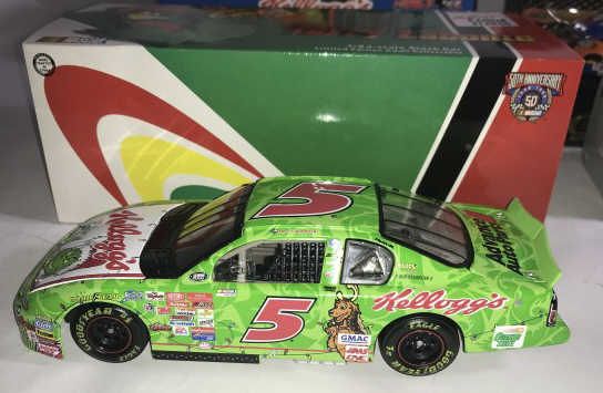 Lot 701: Terry Labonte #5 Kellogs / Grinch 2000 Monte Carlo